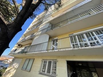 Property investment project à Avignon